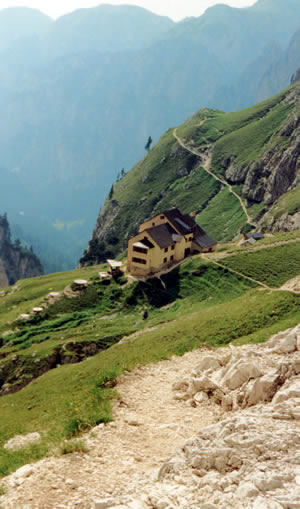 Alta Via 9 and Rifugio Bergamo (1999)